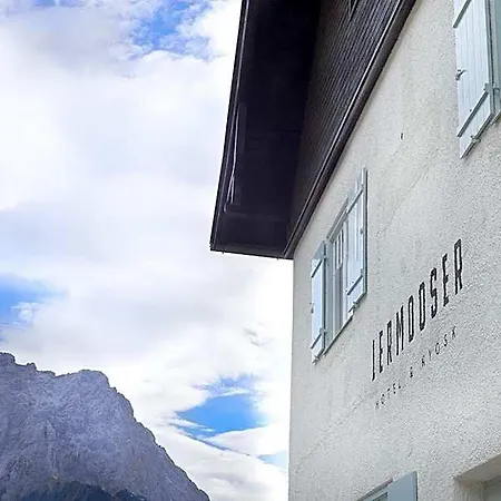 Lermooser Hotel *